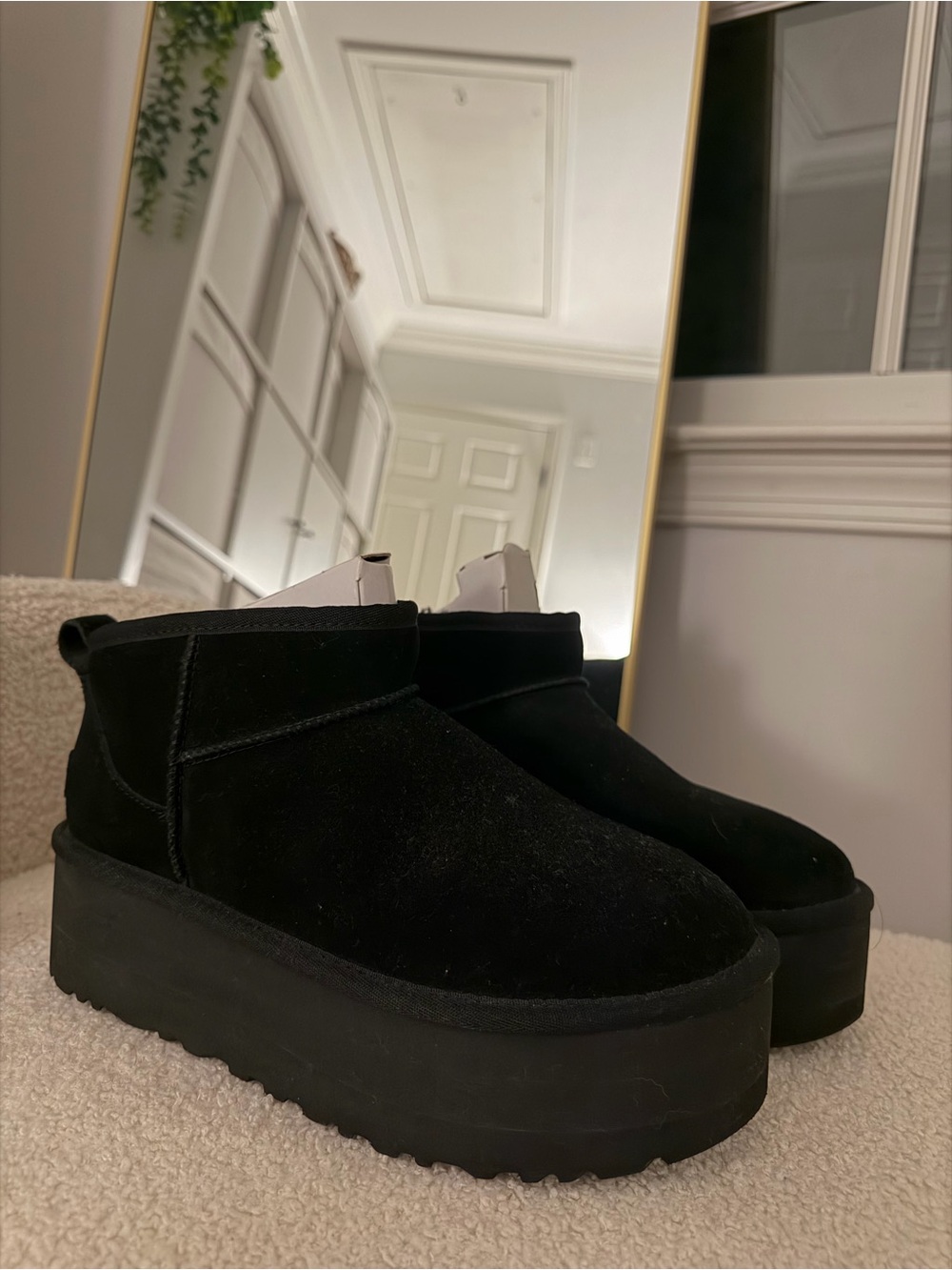 UGG Classic Ultra Mini Platform Boots – Black 🖤